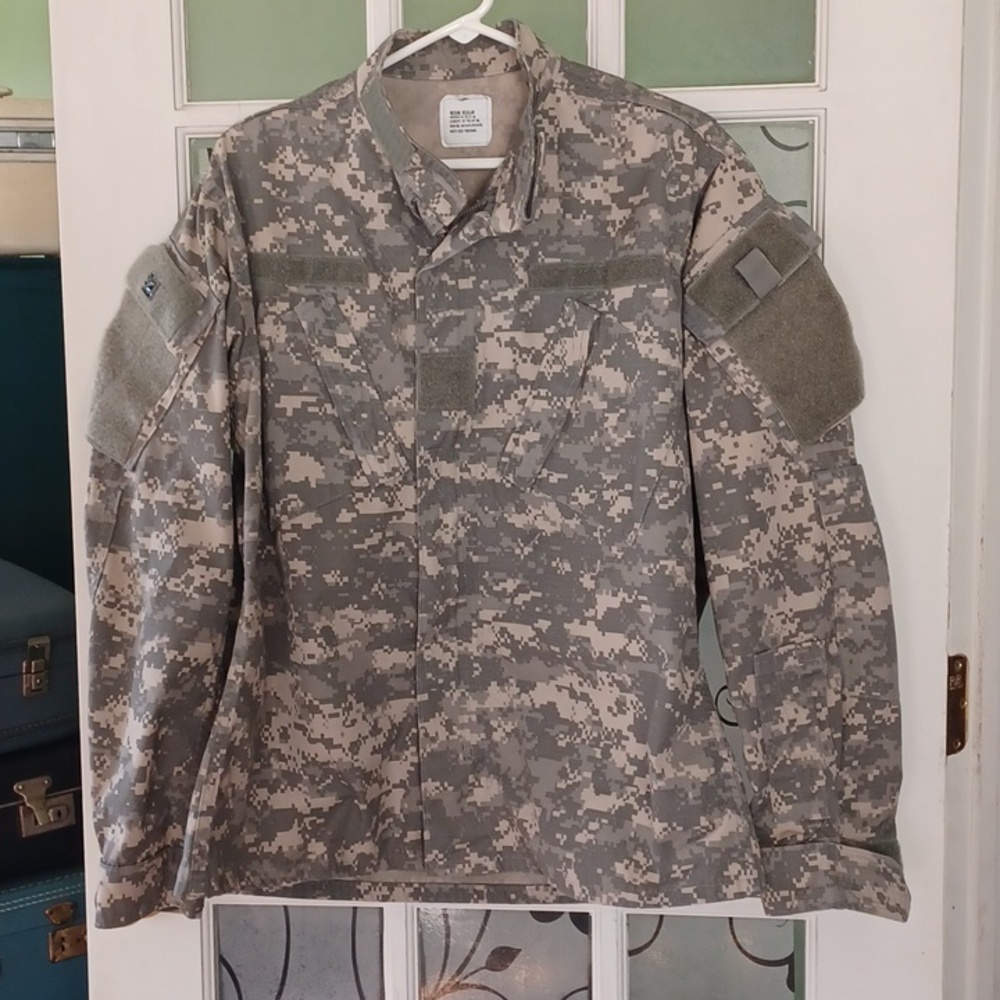 Army combat uniform  jacket size small long